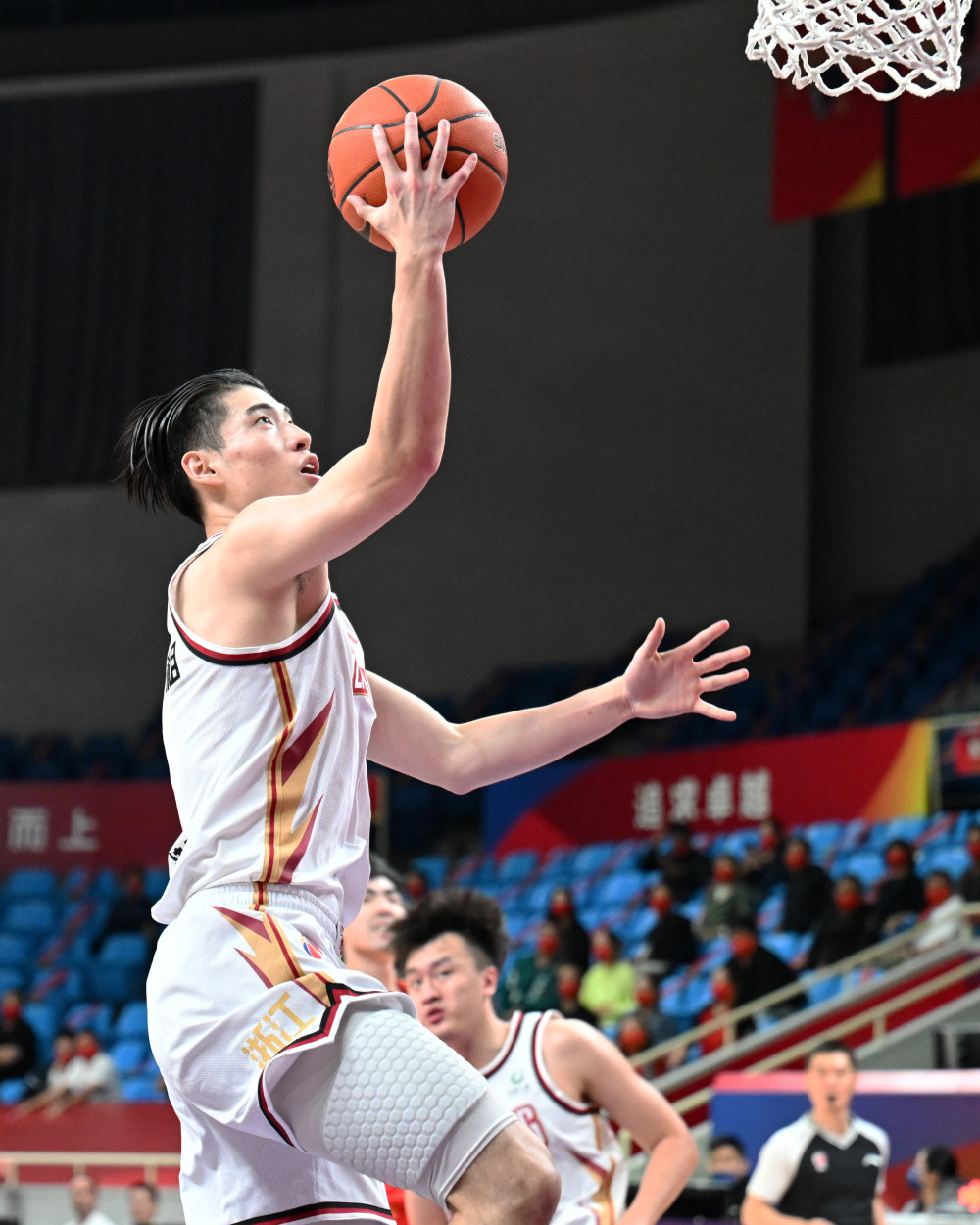 关于冲刺阶段浙江稠州迎来里程碑——欧篮联节点到来，态度坚定，赛程密集仍需轮换的信息