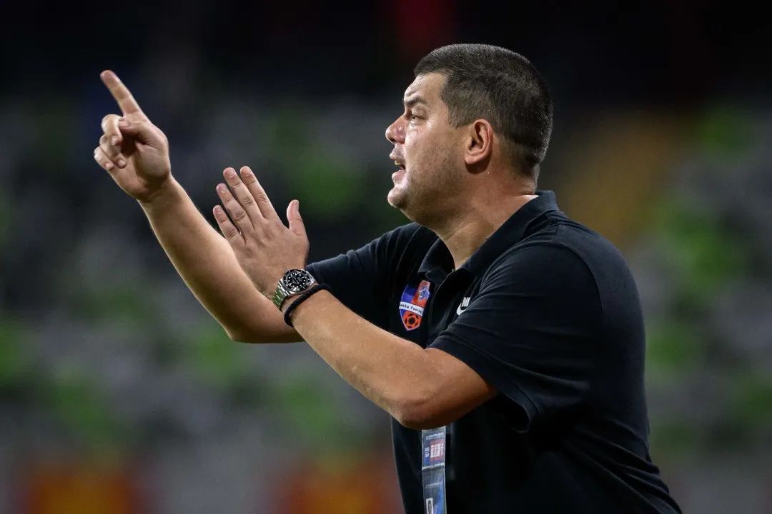 包含广州队迎法国杯关键赛，赛前复出首秀，态度坚定，训练强度明显提升的词条