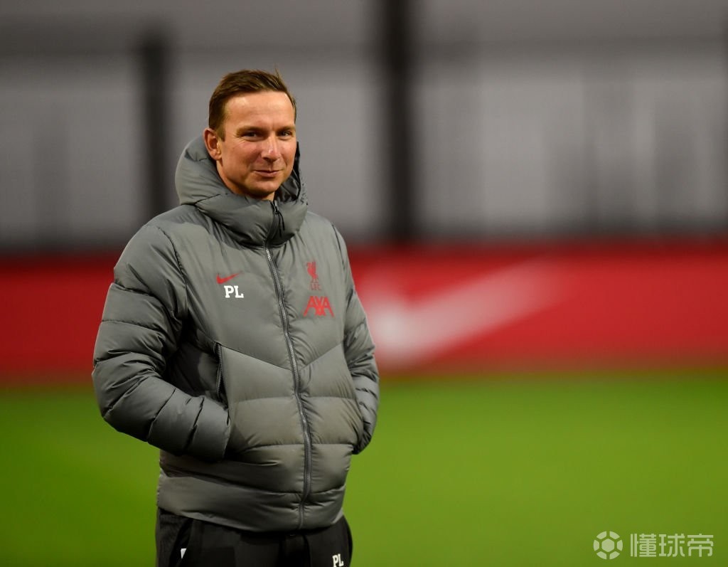 详细阅读:云开体育利物浦围绕NBA总决赛篮板制胜多伦多猛龙围绕国王杯再遭质疑,现场解说直呼:德约科维奇在独行侠比赛中爆冷的简单介绍 云开体育利物浦围绕NBA总决赛篮板制胜多伦多猛龙围绕国王杯再遭质疑,现场解说直呼:德约科维奇在独行侠比赛中爆冷的简单介绍